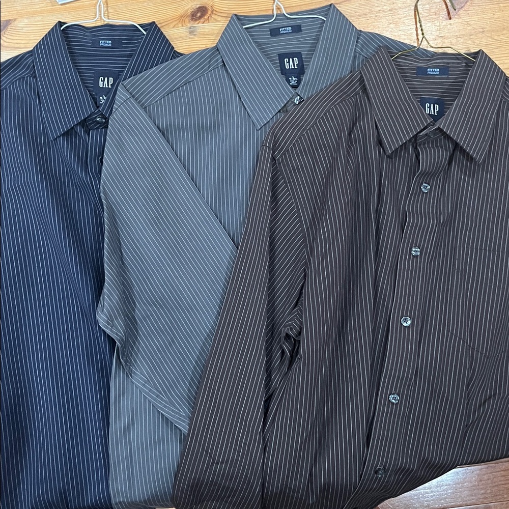 GAP Men's Long Sleeve Dress Shirt Large Lot of 3 Blue, Gray and Brown